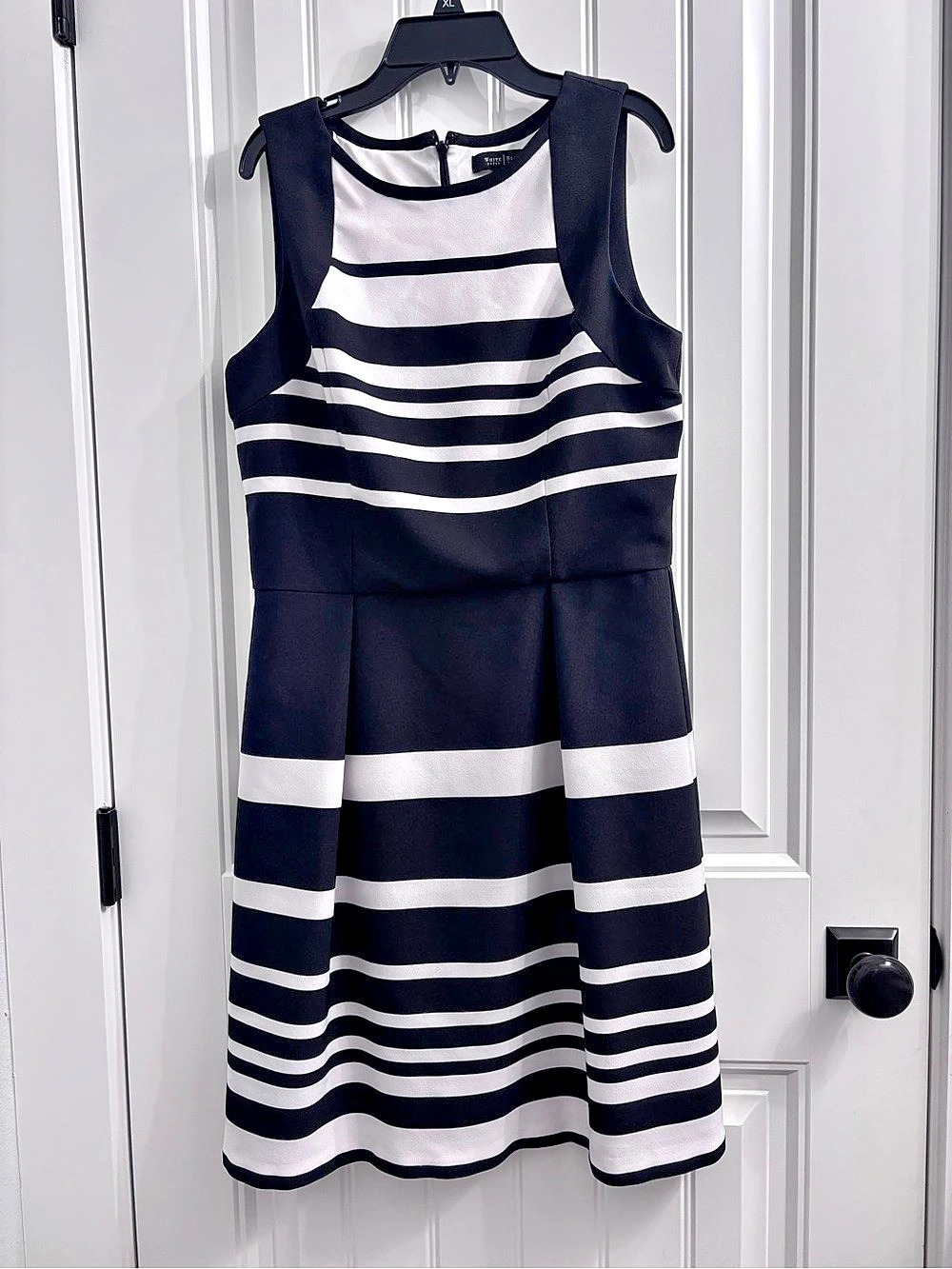 White House Black Market Striped Mini Dress in Black & White Size 8 Like New